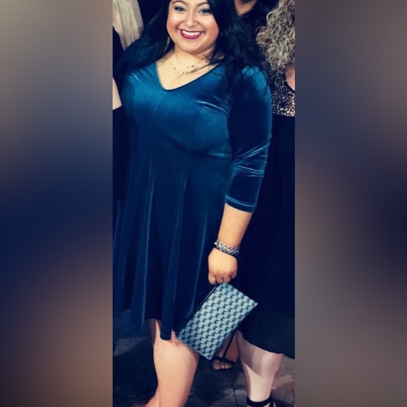 TORRID Mini Velvet Fluted Dress Size 0 - Picture 5 of 8